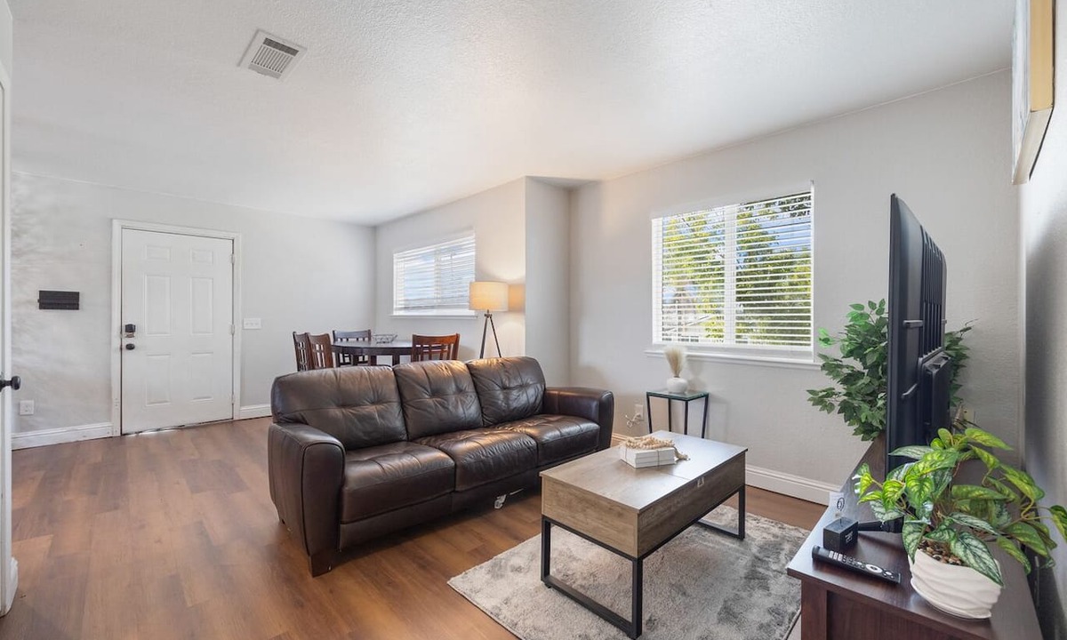 Southeastern Sacramento Apartment | Your Home in Sacramento: 3BR w/Parking & Laundry
