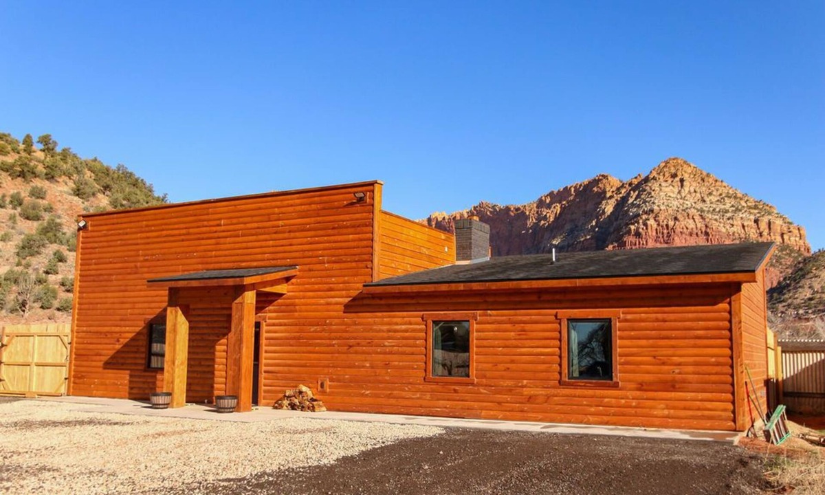 Hildale Cabin | Zion Edge Retreat, building finished in 2024 with hot tub.
