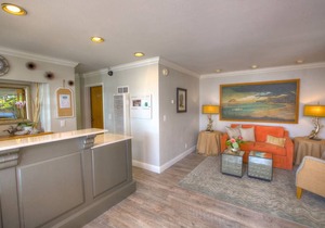 456 Embarcadero Inn & Suites