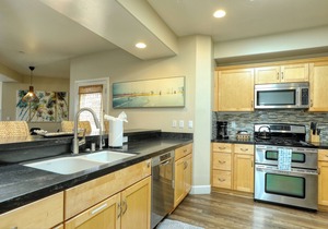 55 San Miguel: 3 BR, 2.5 BA Condominium in Avila Beach, Sleeps 8