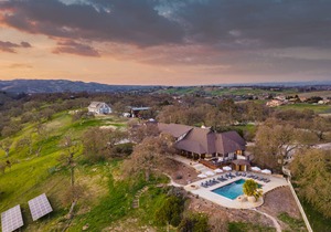Cathedral by AvantStay Charming Secluded Estate w/ Sauna, Pool Table & Views of the Rolling Hills
