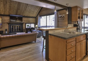 Contemporary cabin in the heart of Sunriver w/ FREE waterpark passes included