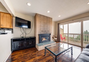 Dog-Friendly Condo with Beach Access & Ocean Views from Private Balcony
