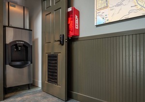 Downtown Paso Robles Park-Side Suite with Balcony!