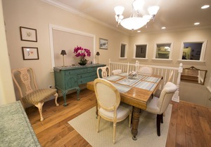Fab Custom Home, Close to downtown! Pet Friendly.