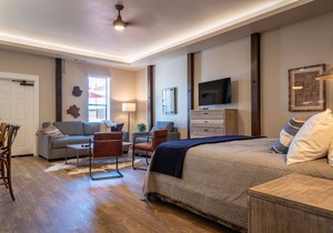 Gracious Suite Living Above Downtown Paso Robles!