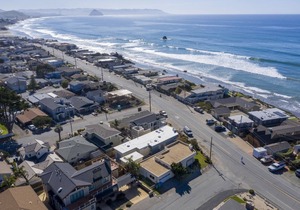 Great Cayucos Beach Home 2 Blocks to the Beach Pet Friendly!