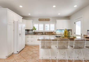 LOCATION, LOCATION, LOCATION! 7 Bedrooms - VIEW - Steps to Sand/Ocean/Pier