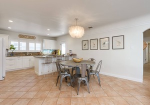 LOCATION, LOCATION, LOCATION! 7 Bedrooms - VIEW - Steps to Sand/Ocean/Pier