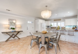 LOCATION, LOCATION, LOCATION! 7 Bedrooms - VIEW - Steps to Sand/Ocean/Pier