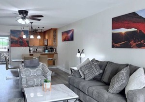 Lovely Condo in Old Town Scottsdale with Pool