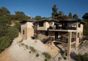 Luxury ~ Stunning Views From It's Hilltop ~ Only 3 Blocks To Downtown Paso