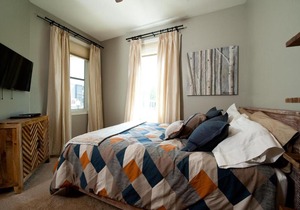Mears House - Unit 2E