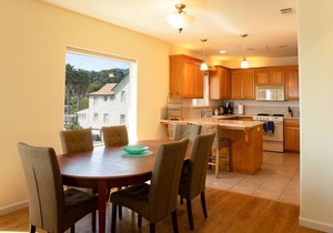 New Condo, Great Views, Excellent Location!