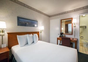 Nob Hill Motor Inn
