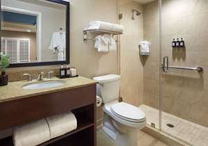 Relax and Recharge! 2 Pet-Friendly Units, On-Site Restaurant, Near Wipeout Beach