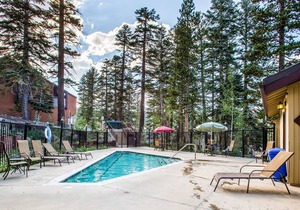 Remodeled Cabin, Near The Village & Trails, Complex Pool & Hot Tub