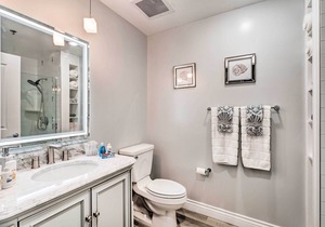 Renovated Henderson Studio: Balcony & Lake Access!