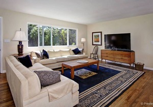 Retreat To The Center Of San Diego And Be Just Minutes From All!