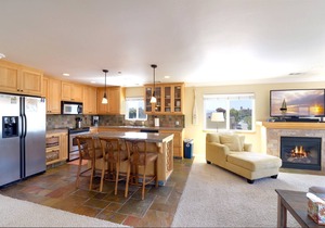 Spacious, Beautiful New Townhome Close to Dwntn!