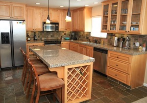 Spacious, Beautiful New Townhome Close to Dwntn!