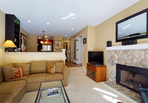 Stylish Townhome with Deck & Shared Hot Tub - Walk to Beaches, Near Skiing