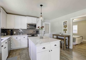 The Lucky One historic Avila Beach cottage just steps from beach & downtown