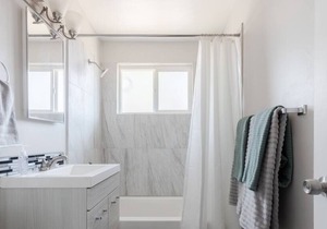 This apartment is a 2 bedroom(s), 1 bathrooms, located in Scottsdale, AZ.