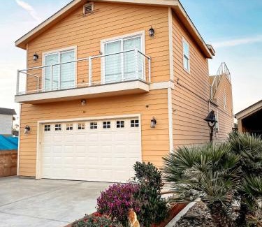 Oceano House | 2 min walk to beach! Large Home! Rooftop Deck!