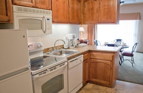 Avila Beach Hotel | 2-Unit Ocean Escape! Kitchen & Balcony | Outdoor Pool, Gym, Free Parking!