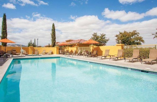 Paso Robles Hotel | 70 m² Hotel ∙ 127 guests