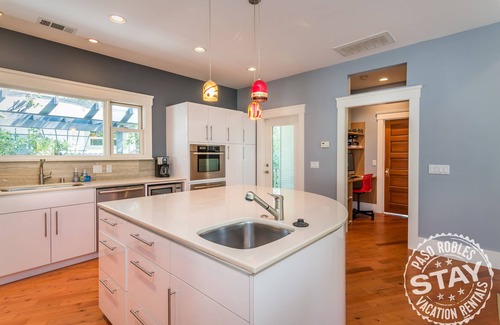 Paso Robles House | Bungalow on Vine-Delightful Home in Perfect Downtown Location!