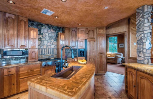 Templeton House | Hilltop Round House Sanctuary