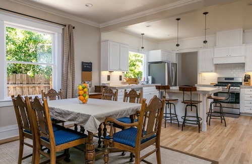 Paso Robles House | Modernized turn of the century Craftsman NO CLEANING FEES, Uptown District