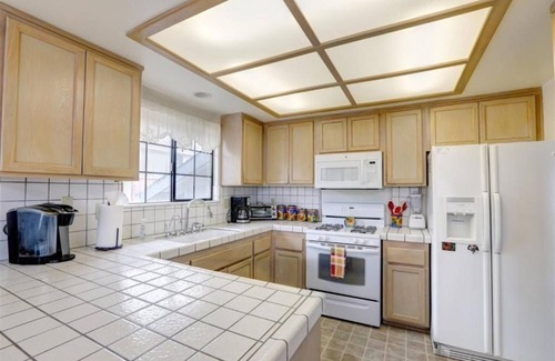 Grover Beach House | MonarchButterflySanctuary&Ocean w/in 8-9mins walking distance from House.