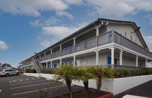 Arroyo Grande Hotel | Motel ∙ 127 guests
