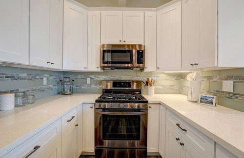 Morro Bay Condo | Ocean Front, Morro Rock Views 2Bdrm Condo at Salty Sister