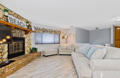 Oceano House | Oceano Getaway with Large Deck | Walk to Beach & Restaurants