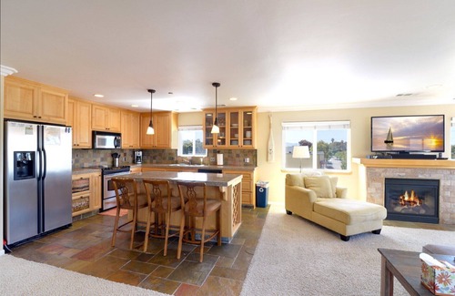 Morro Bay House | Spacious, Beautiful New Townhome Close to Downtown Morro Bay!