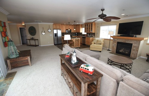 Morro Bay House | Spacious, Beautiful New Townhome Close to Downtown Morro Bay!