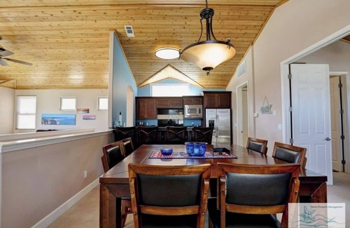 Downtown Condo | Spacious Downtown Pismo Beach Condo