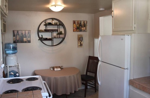 Paso Robles House | Vine Street Guest House is a Cozy Getaway! Minutes to Downtown!
