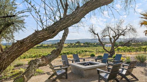 Paso Robles House | Wellsona Vineyard Retreat Pool Hot Tub Views Main Home Guest Home