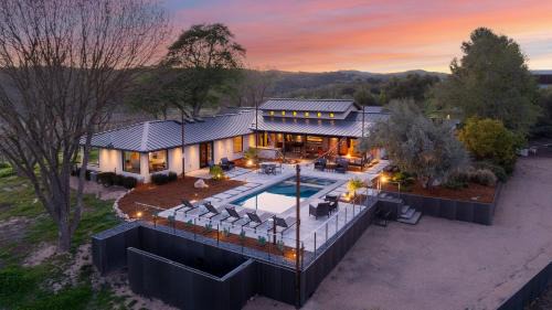 Paso Robles House | Wine Country Estate w Pool Hot Tub The Residence at Truss Wines by AvantStay
