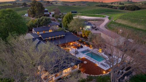 Paso Robles House | Wine Country Estate w Pool Hot Tub The Residence at Truss Wines by AvantStay