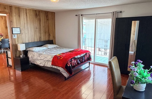 Hacienda Heights Bed & Breakfast | 双房独立卫浴套房 Two-Bedroom Suite with Private Bathroom