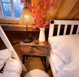 Boulder Bay House | 1 B1B lake cabin/walk to lake/Boulder bay park