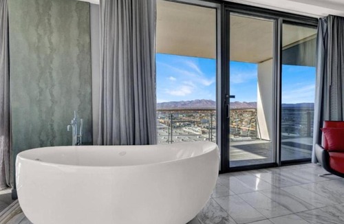 Las Vegas Hotel | 1 Bedroom Balcony Collection Living Room & Jet Tub Bath - StripSuite Palms Place Hotel, Resort & Casino - NO RESORT FEE