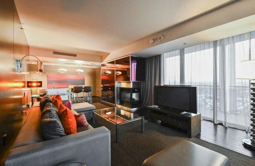 Las Vegas Hotel | 1 Bedroom Balcony Collection Living Room & Jet Tub Bath - StripSuite Palms Place Hotel, Resort & Casino - NO RESORT FEE
