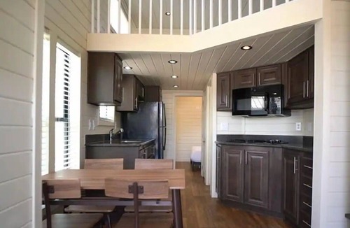 Camp Verde Hotel | 1 Bedroom w/loft Deluxe Cabin Sleeps 6, 30 minutes to Sedona -No pets